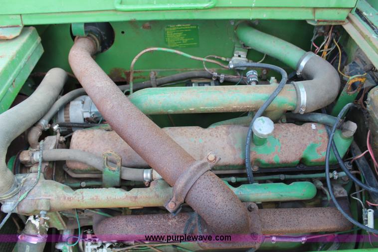 image for item G5078 1976 John Deere 4400 combine