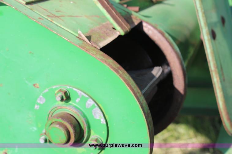 image for item G5078 1976 John Deere 4400 combine