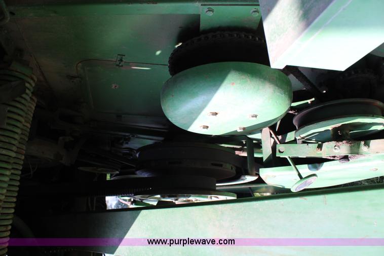 image for item G5078 1976 John Deere 4400 combine