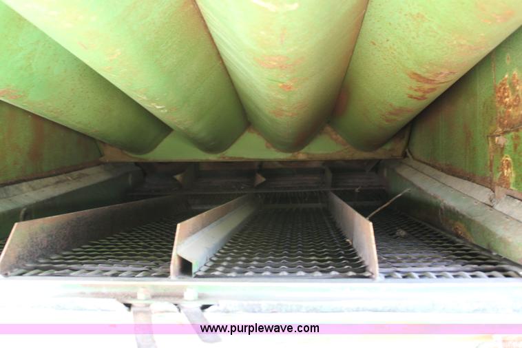 image for item G5078 1976 John Deere 4400 combine