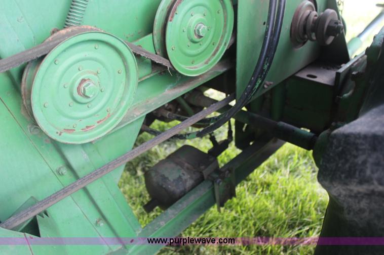 image for item G5078 1976 John Deere 4400 combine