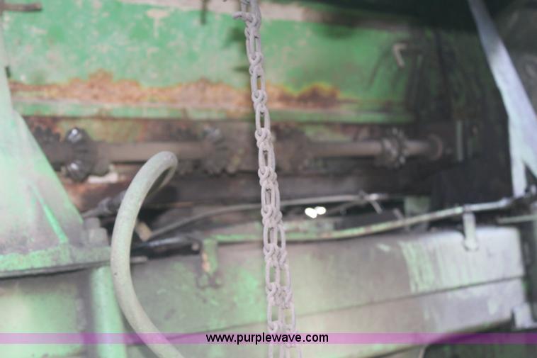 image for item G5078 1976 John Deere 4400 combine