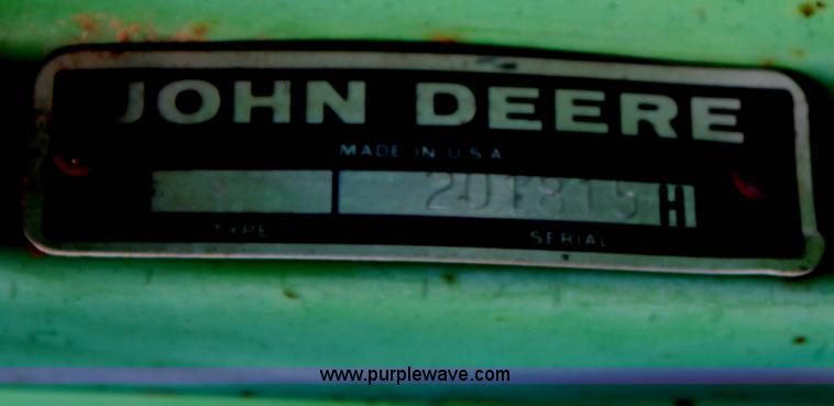 image for item G5078 1976 John Deere 4400 combine