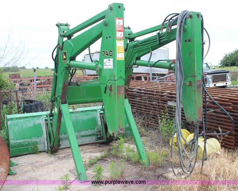 image for item G5081 John Deere 740 loader