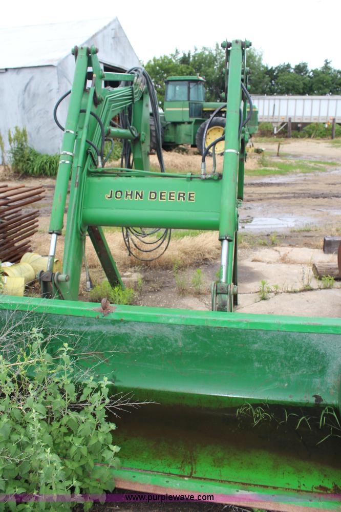 image for item G5081 John Deere 740 loader