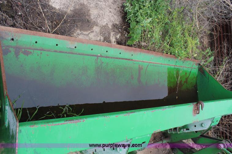 image for item G5081 John Deere 740 loader