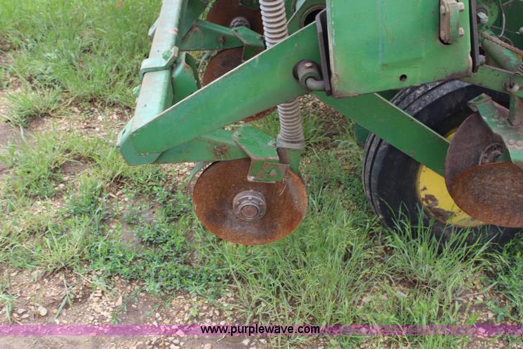image for item G5082 John Deere 7000 planter