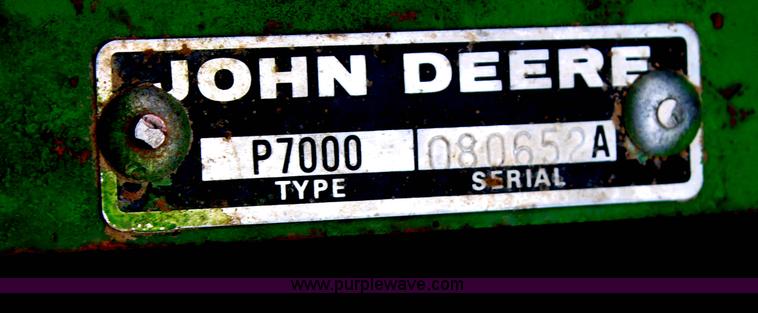 image for item G5082 John Deere 7000 planter