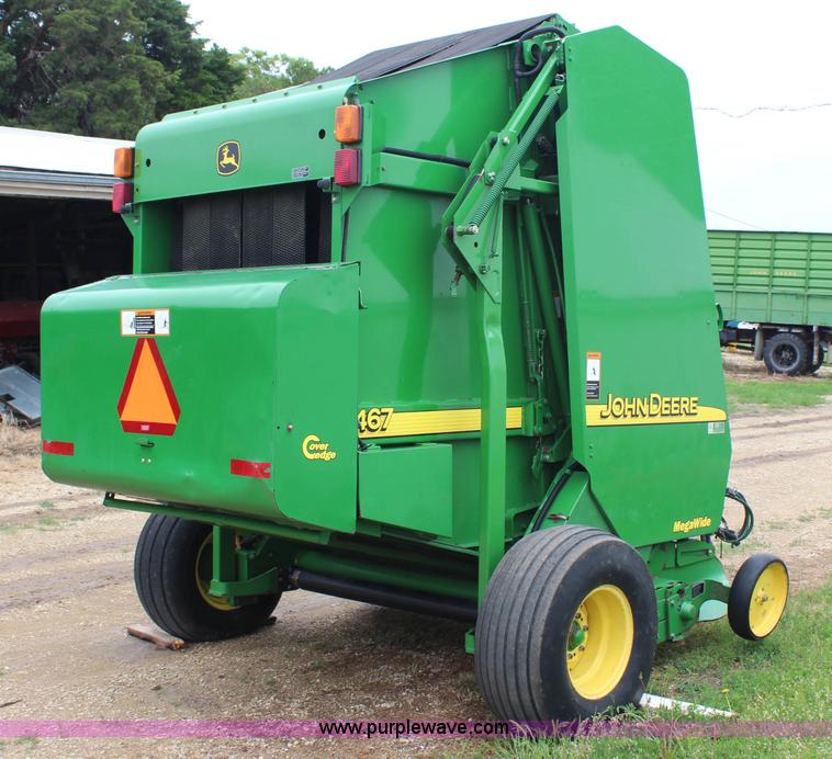 image for item G5083 John Deere 467 round baler