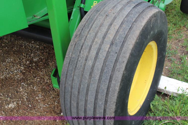 image for item G5083 John Deere 467 round baler