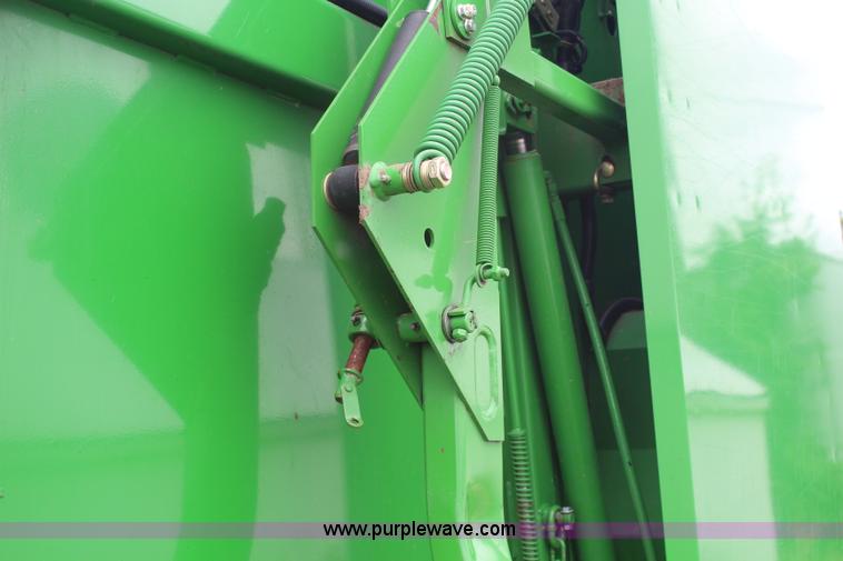 image for item G5083 John Deere 467 round baler
