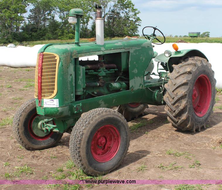 image for item G5112 1948 Oliver 88 Standard tractor