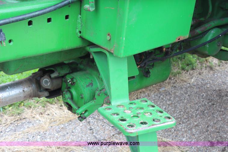 image for item G5146 1990 John Deere 4255 MFWD tractor