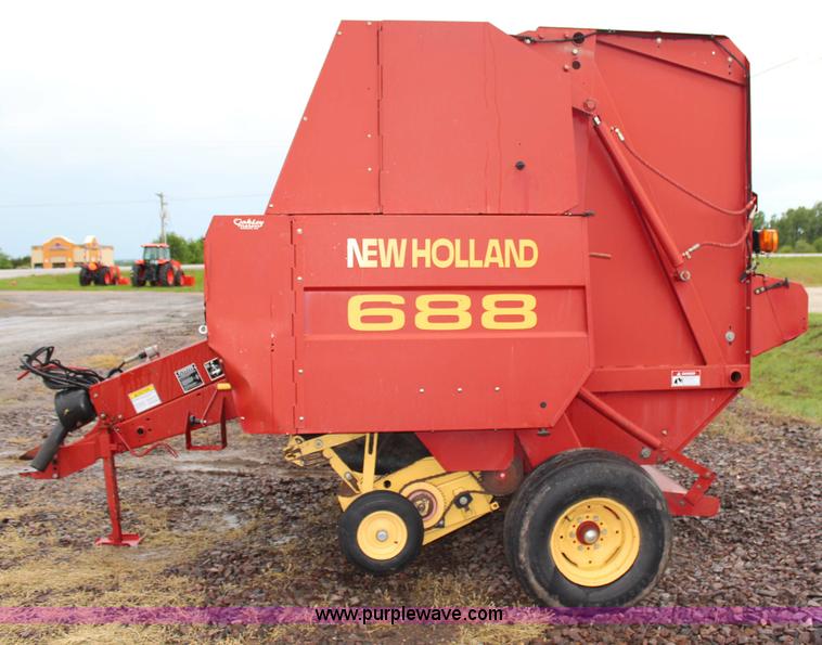 image for item G5184 2000 New Holland 688 round baler