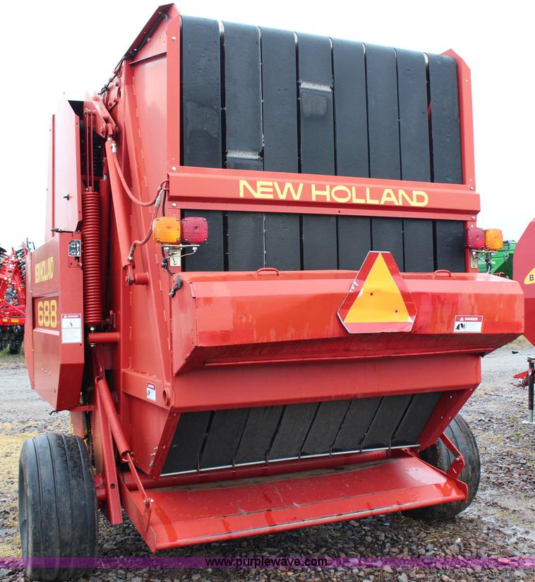 image for item G5184 2000 New Holland 688 round baler