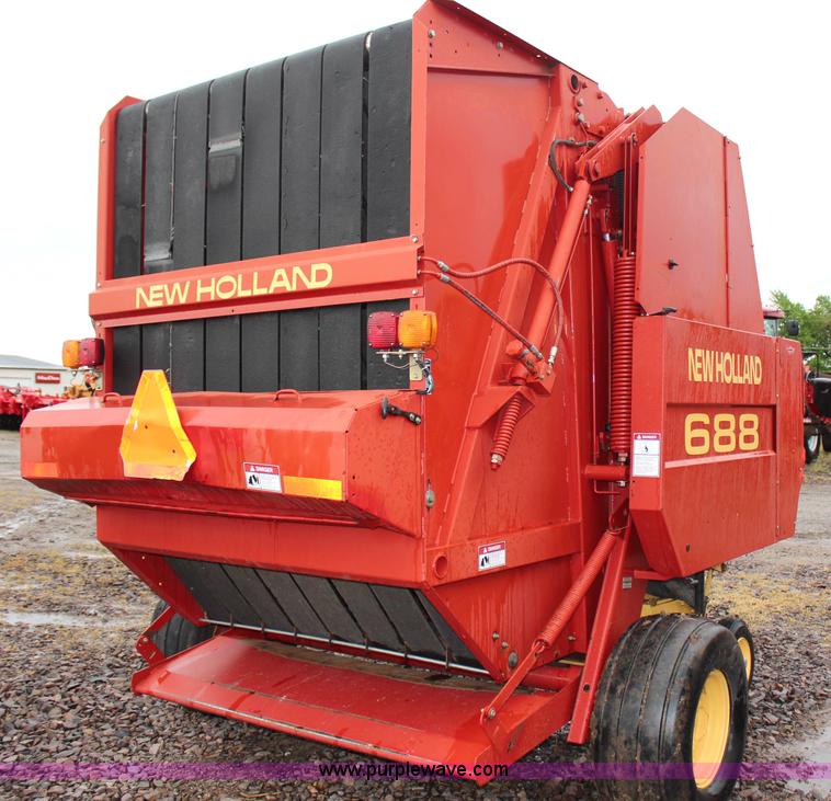 image for item G5184 2000 New Holland 688 round baler