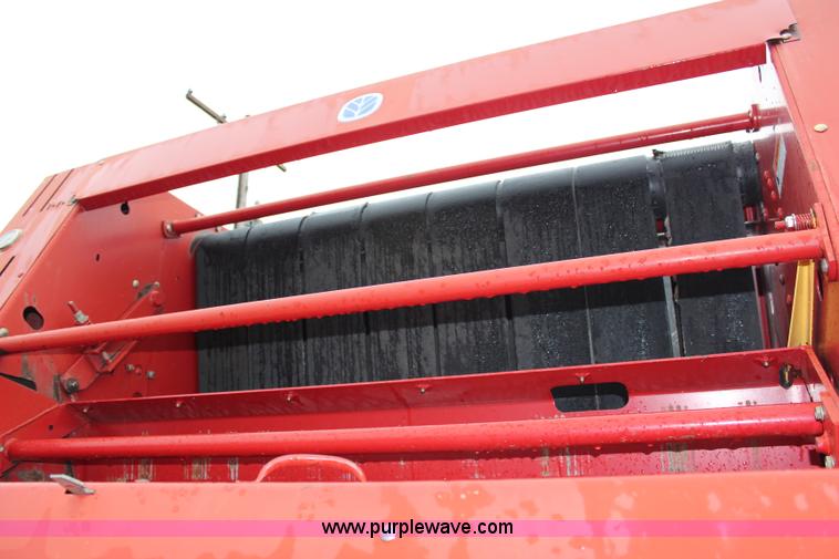 image for item G5184 2000 New Holland 688 round baler