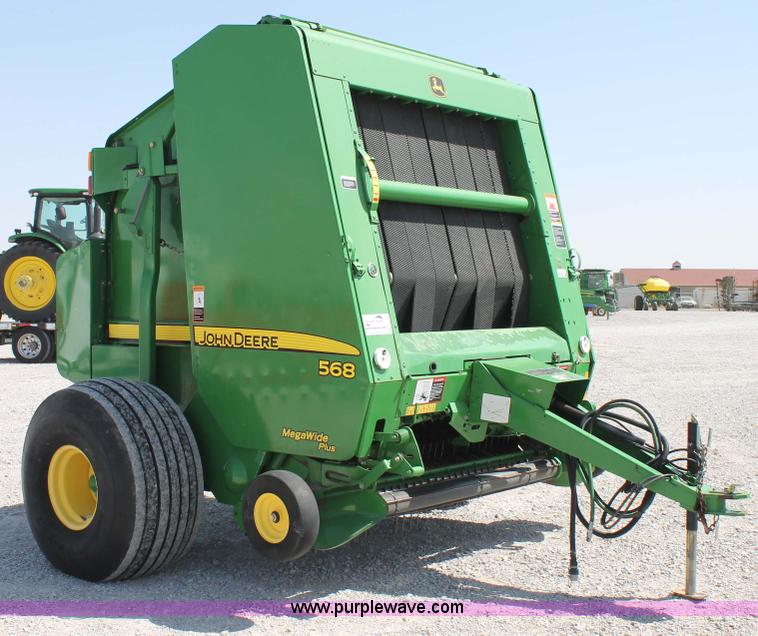 image for item G5738 2008 John Deere 568 round baler