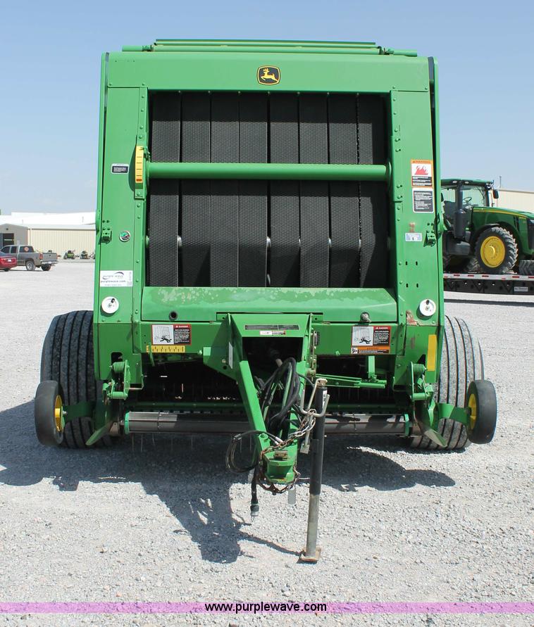 image for item G5738 2008 John Deere 568 round baler