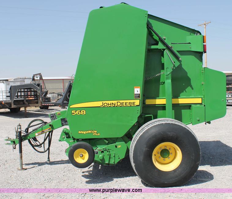 image for item G5738 2008 John Deere 568 round baler