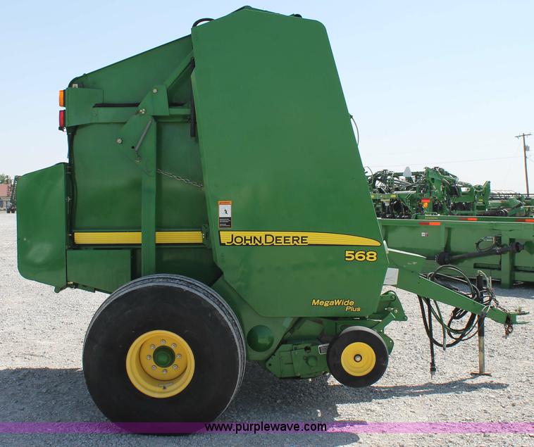 image for item G5738 2008 John Deere 568 round baler