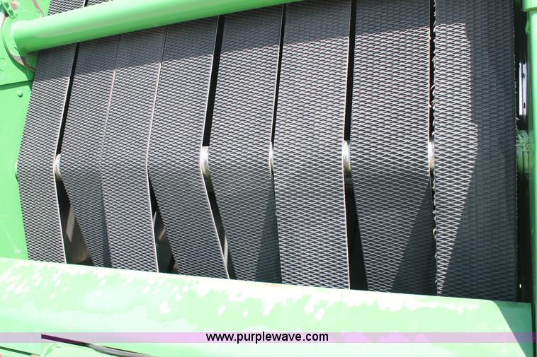 image for item G5738 2008 John Deere 568 round baler