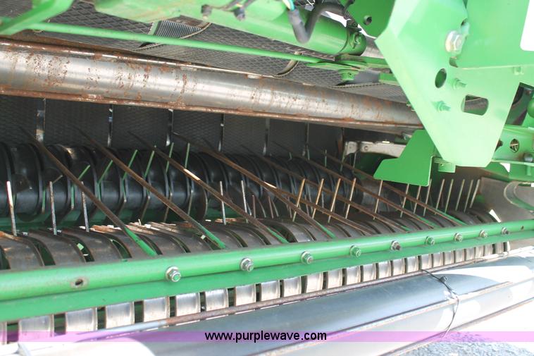 image for item G5738 2008 John Deere 568 round baler