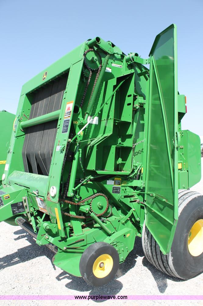 image for item G5738 2008 John Deere 568 round baler