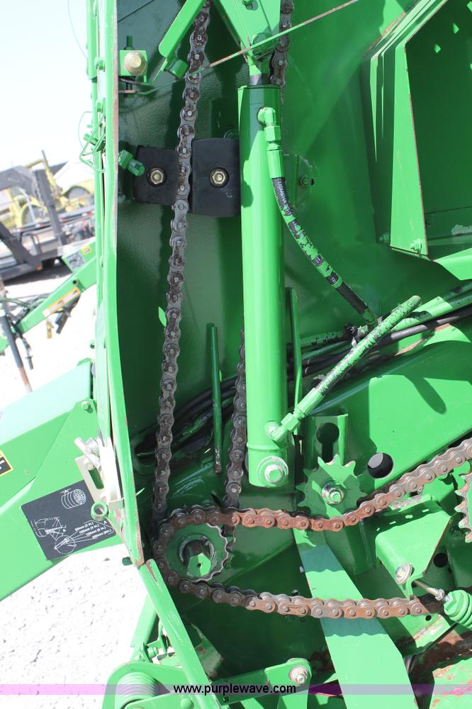 image for item G5738 2008 John Deere 568 round baler