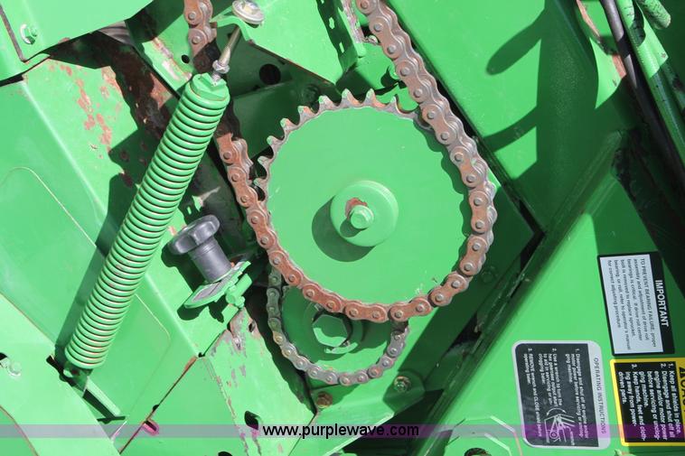image for item G5738 2008 John Deere 568 round baler