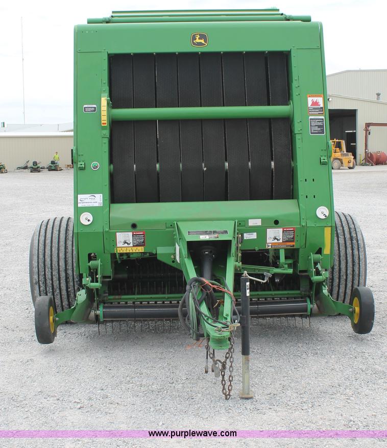 image for item G5744 2008 John Deere 568 round baler