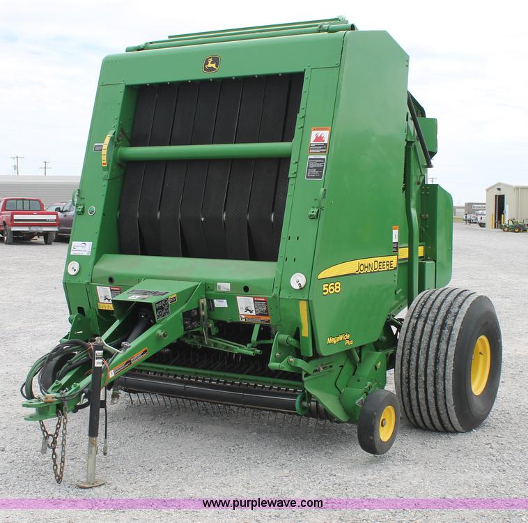 image for item G5744 2008 John Deere 568 round baler