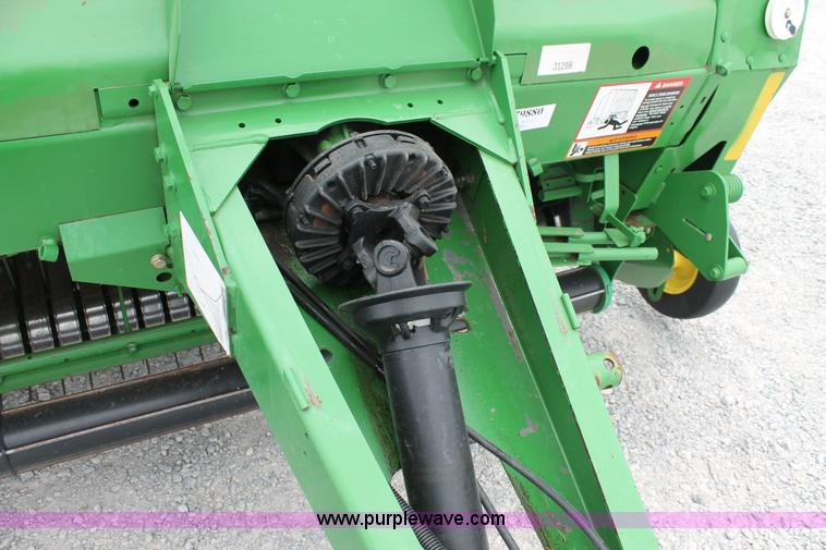 image for item G5744 2008 John Deere 568 round baler