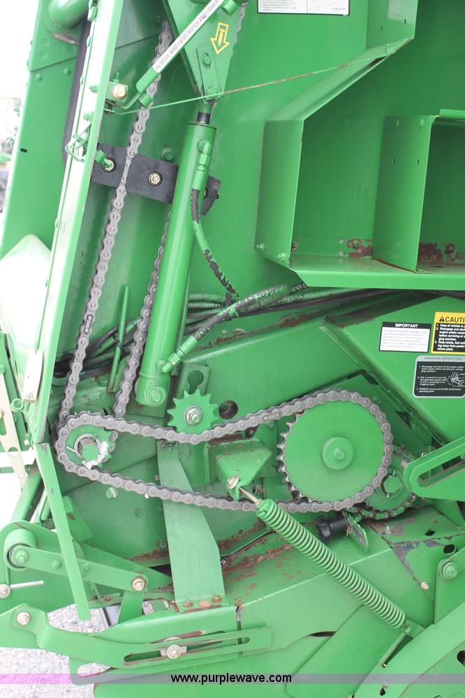 image for item G5744 2008 John Deere 568 round baler