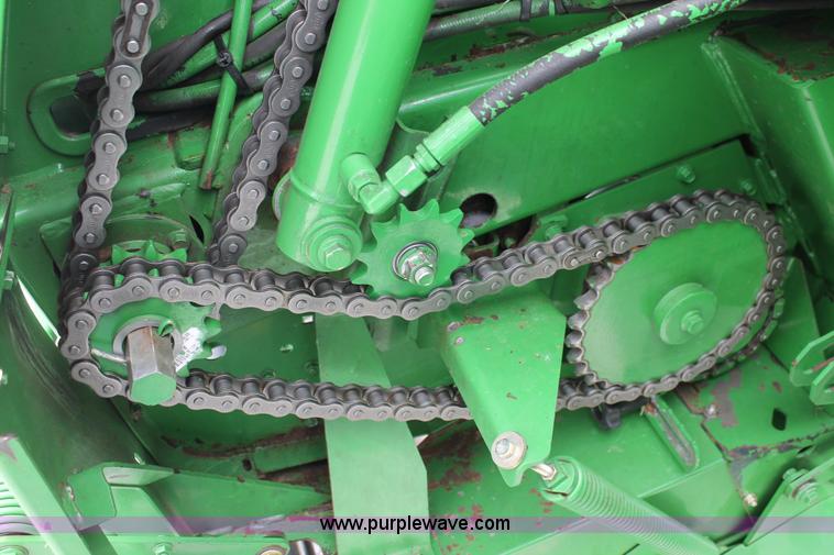 image for item G5744 2008 John Deere 568 round baler