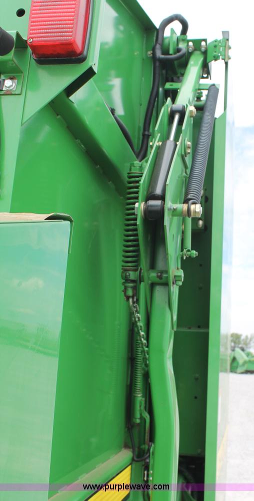 image for item G5744 2008 John Deere 568 round baler