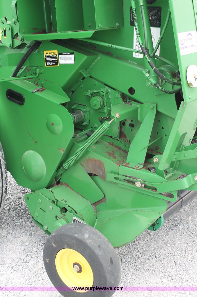 image for item G5744 2008 John Deere 568 round baler