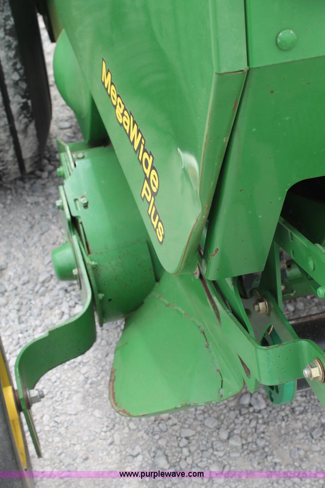 image for item G5744 2008 John Deere 568 round baler