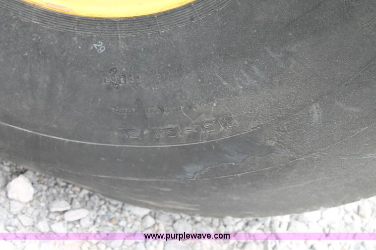 image for item G5744 2008 John Deere 568 round baler