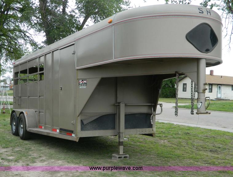 image for item G7872 1998 S&H three horse slant load trailer