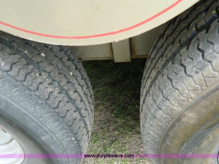 image for item G7872 1998 S&H three horse slant load trailer