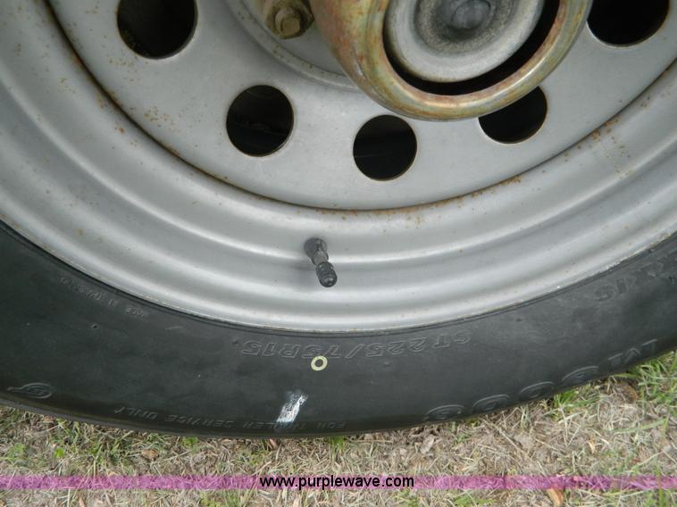 image for item G7872 1998 S&H three horse slant load trailer