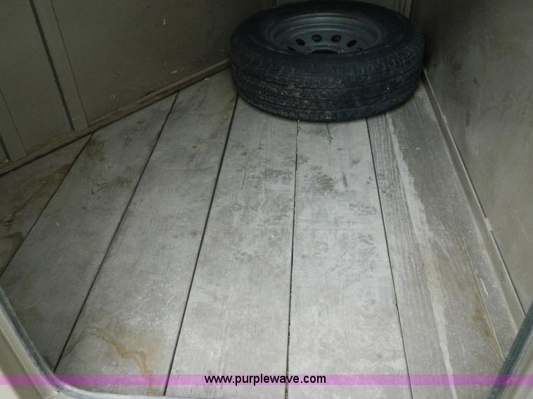 image for item G7872 1998 S&H three horse slant load trailer