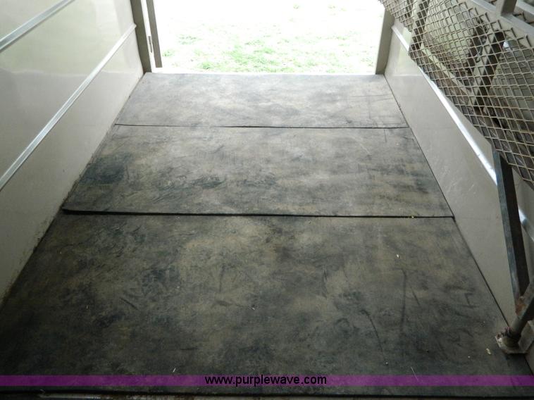 image for item G7872 1998 S&H three horse slant load trailer