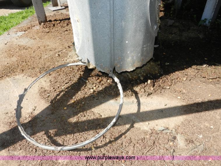 image for item H3084 (9) bulk grain storage bins with augers