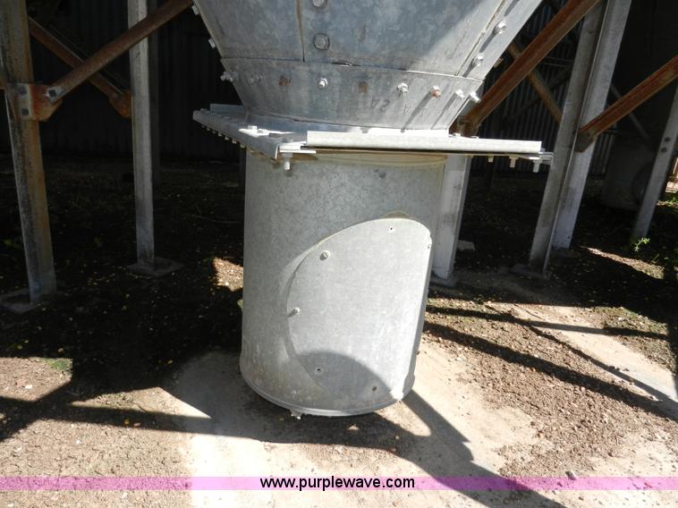 image for item H3084 (9) bulk grain storage bins with augers