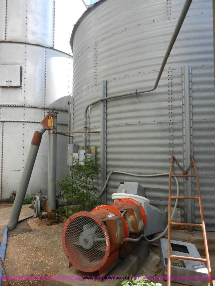 image for item H3085 (3) bulk grain storage bins