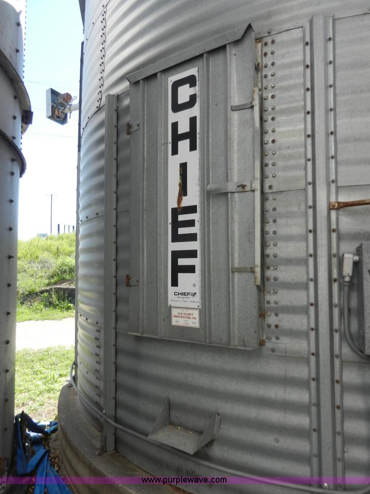 image for item H3085 (3) bulk grain storage bins