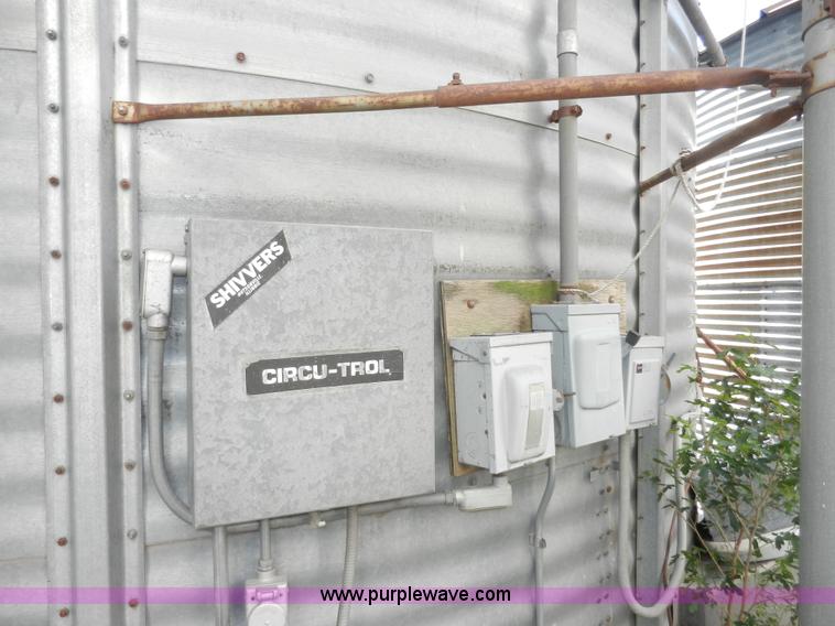 image for item H3085 (3) bulk grain storage bins