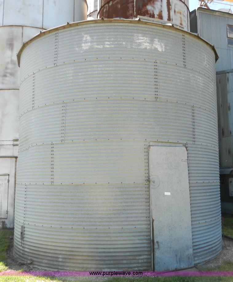 image for item H3085 (3) bulk grain storage bins